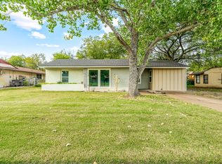 1352 Hillcrest Dr, Graham, TX 76450