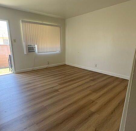 4th image of 12116 Rosecrans Ave