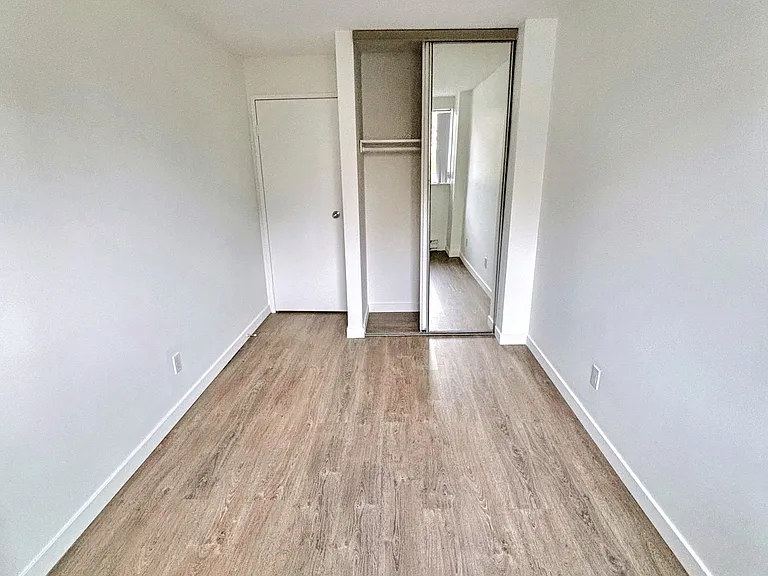 1045 Haro St — Photo 79