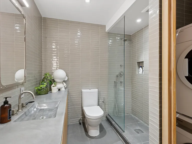 264 Water St #2A — Photo 12