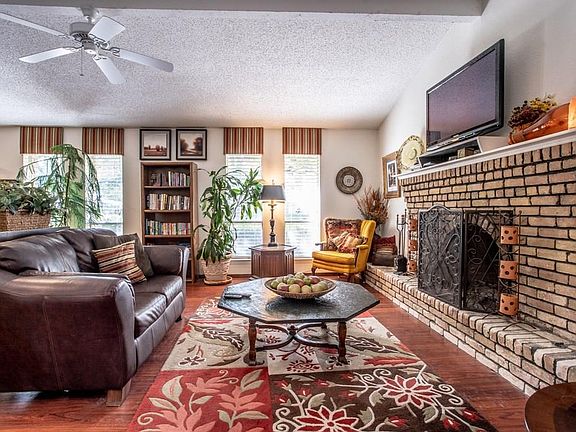 5th image of 330 Brookwood Dr