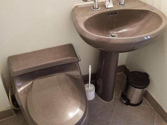 1st flr Bathroom off kitchen