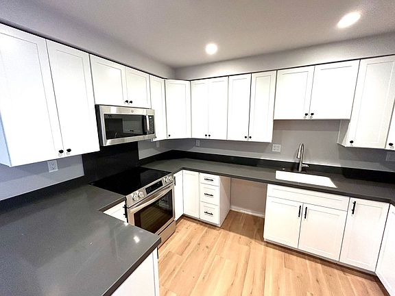 3rd image of 1430 Almond Ave #3