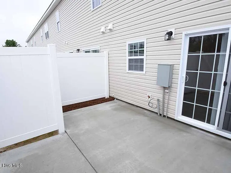 124 Chandler Dr #B — Photo 16