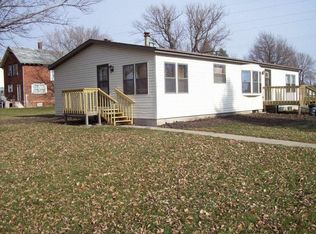 518 Ochs St E, Springfield, MN 56087