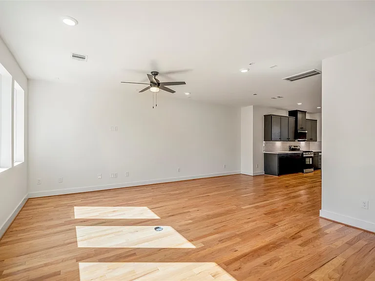 6320 Del Rio St — Photo 20