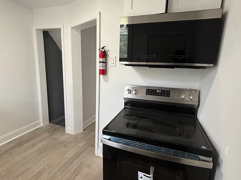 6415 Glenmore Ave #2 — Photo 5