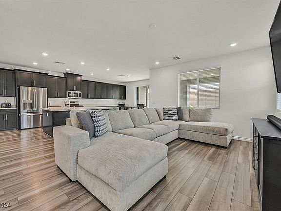 5th image of 10035 Gila River St