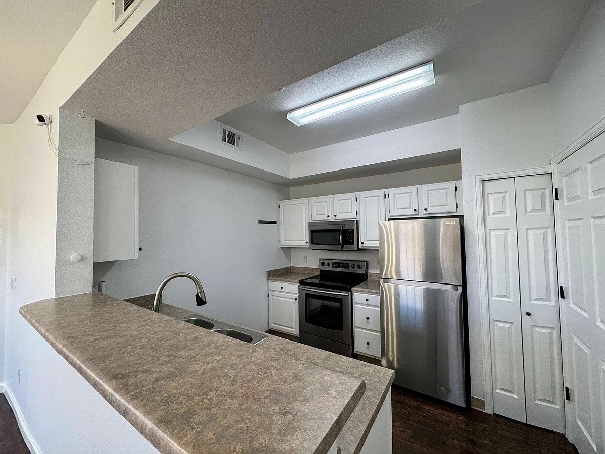 Building Photo - 12820 Ironstone Way #201