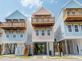 301-301H Mandalay Ct, Surf City, NC 28445