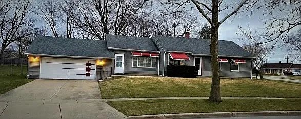 1023 Stratford Cir photo 1