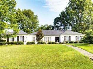 11109 Huntley Pl, Douglass Hills, KY 40243