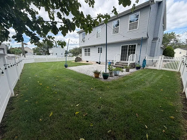 4 bed, 2.5 bath, 2900 sqft, $3,850 — Photo 4