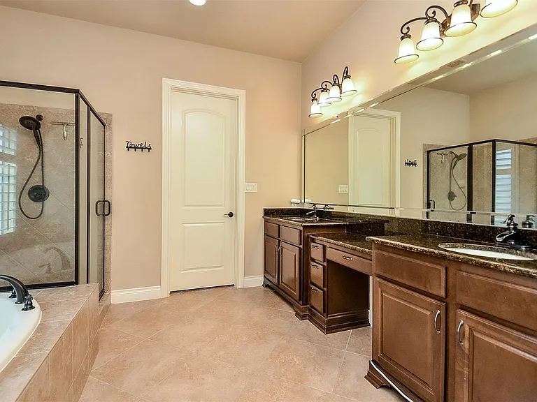 2239 Monarch Terrace Dr — Photo 17