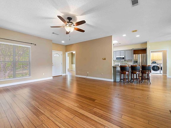 5th image of 2 Plantation Dr E