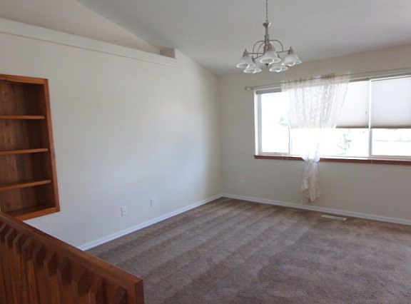 4th image of 2221 Stafford Cir