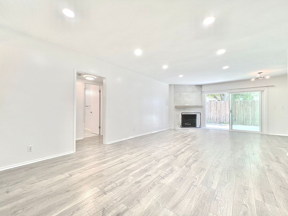 1st image of 1686 Manning Ave APT 2