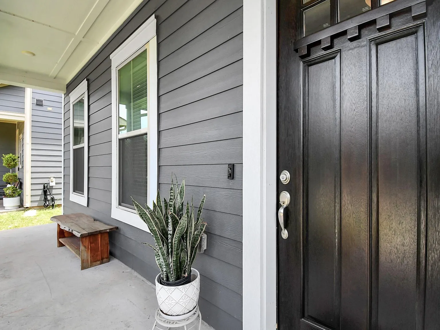 3 bed, 2.5 bath, 1930 sqft, $2,450 — Photo 3