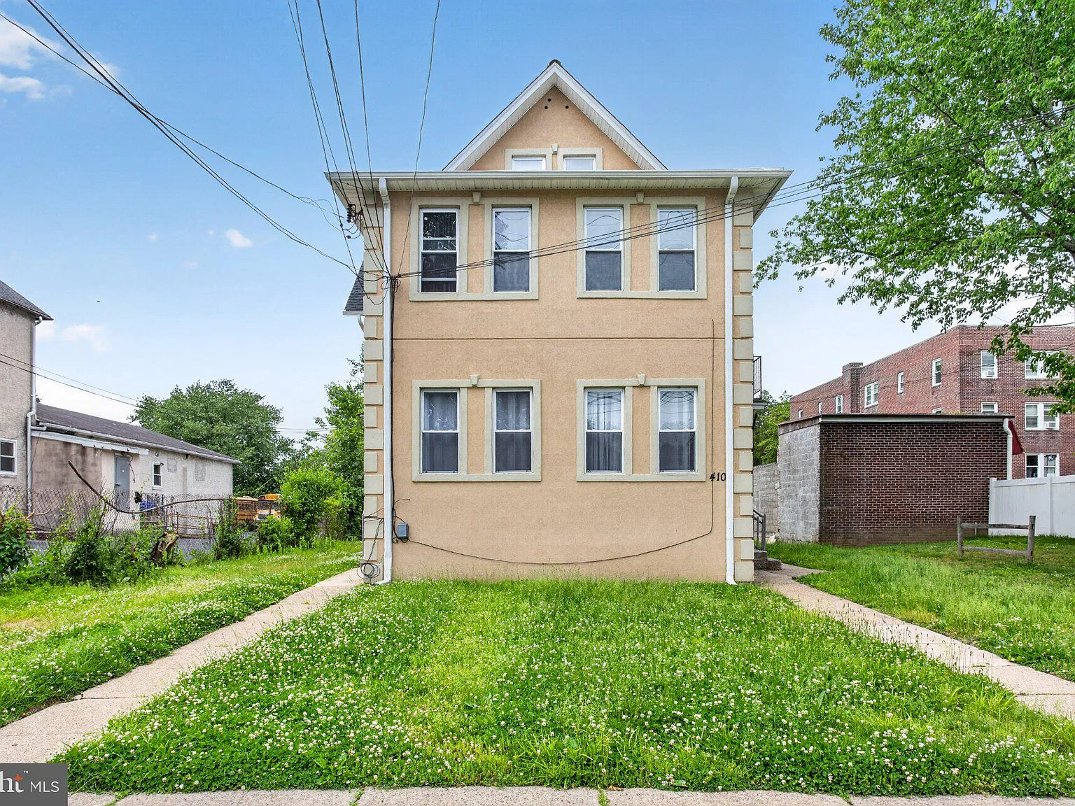3 bed, 2.0 bath, 1745 sqft, $1,700 — Photo 2