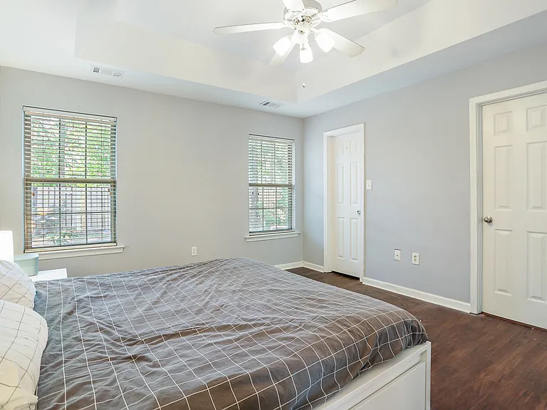 224 Park View Ct — Photo 16