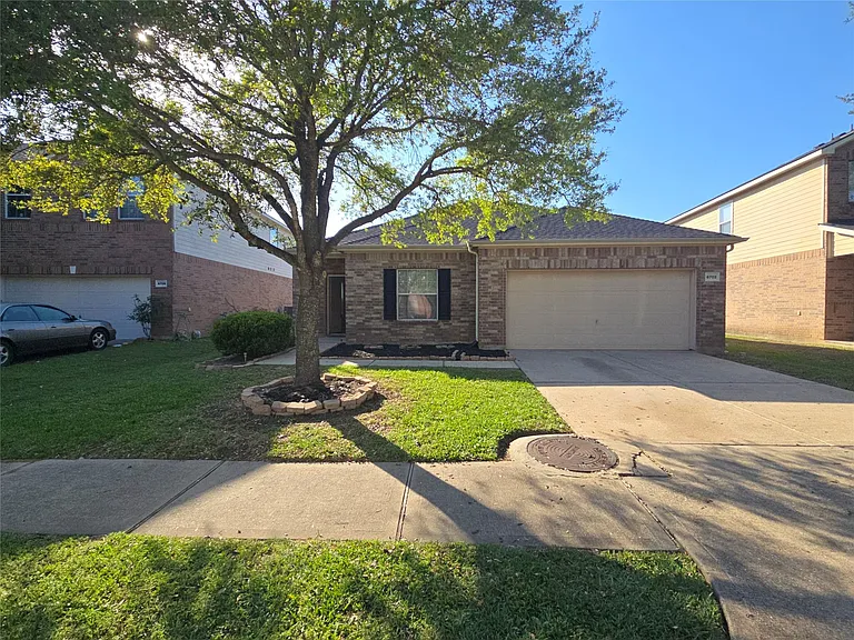 6702 Castle Terrace Ct — Photo 3