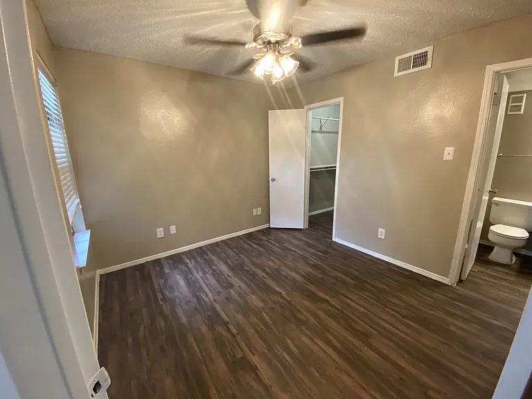 Walnut Creek Apartments — Photo 95