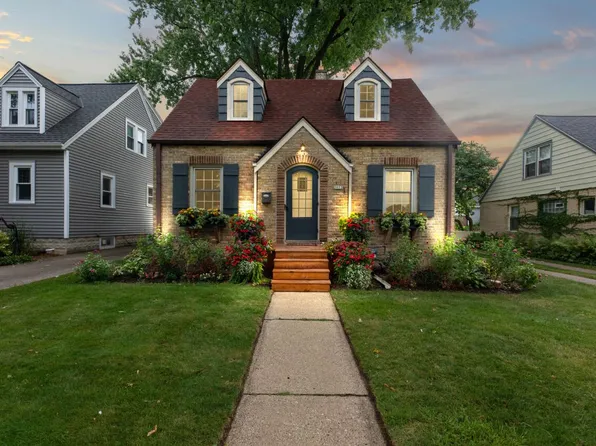 2022 North 85th STREET, Wauwatosa, WI 53226