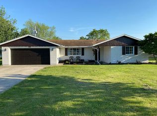 805 Aster Dr, Wapakoneta, OH 45895