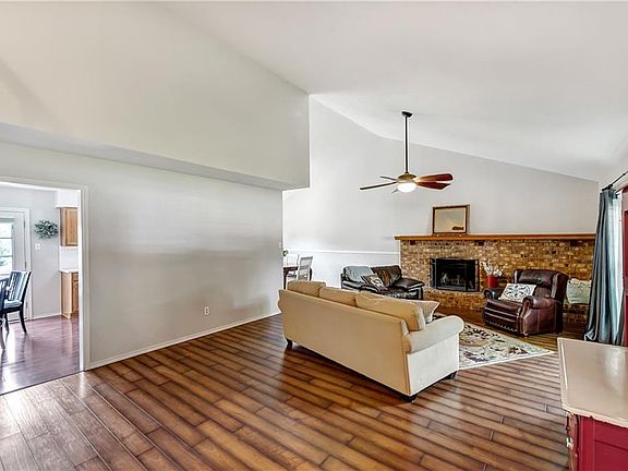 4th image of 3412 Regal Ave