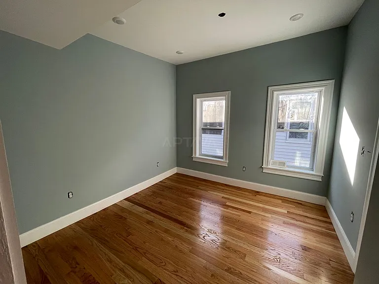 15 Harold St #3 — Photo 19