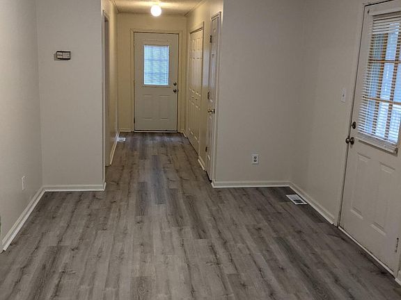 4th image of 2607 Stratford Dr