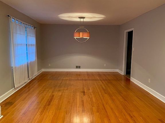2nd image of 4717 Wildwood Dr