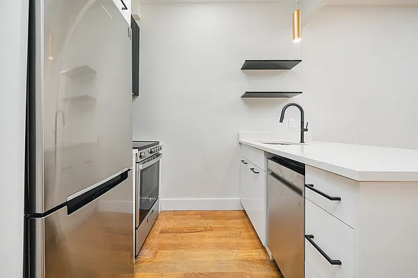 Rented by Space Link Realty | media 9