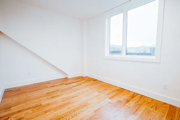 Rented by Nooklyn NYC LLC | media 103