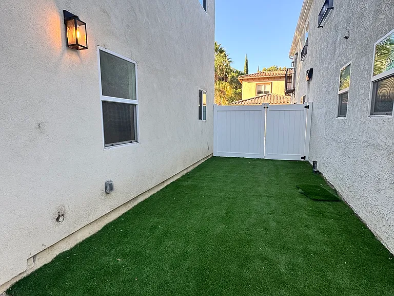 5811 Tampa Ave — Photo 4