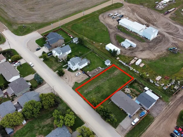 305 McKenzie Street N, Outlook, SK S0L 2N0