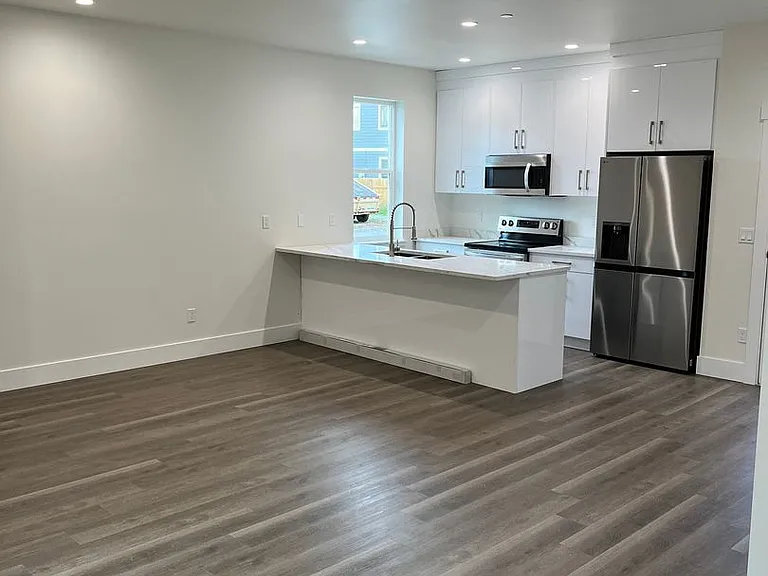 5872 Cedar Pl #108 — Photo 3