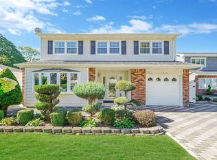 1236 Little Neck Ave, Bellmore, NY 11710
