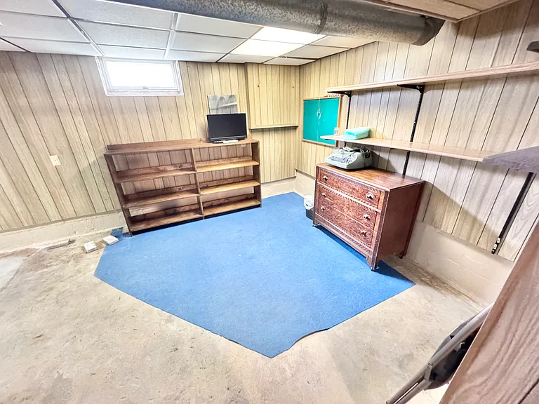 1016 Pleasant St — Photo 32