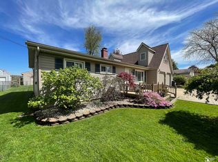 2010 Creston Dr, Erie, MI 48133