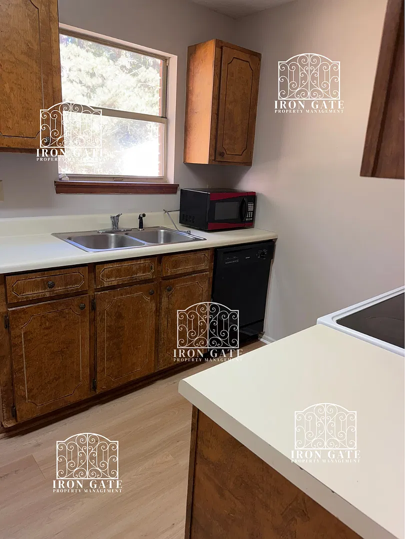 5542 Old Pearman Dairy Road DUPLEX — Photo 4