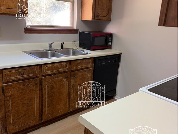 4th image of 5542 Old Pearman Dairy Rd APT B