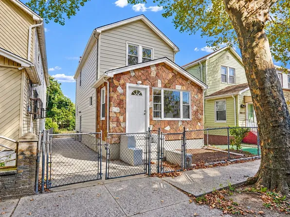10933 Union Hall St, Jamaica, NY 11433