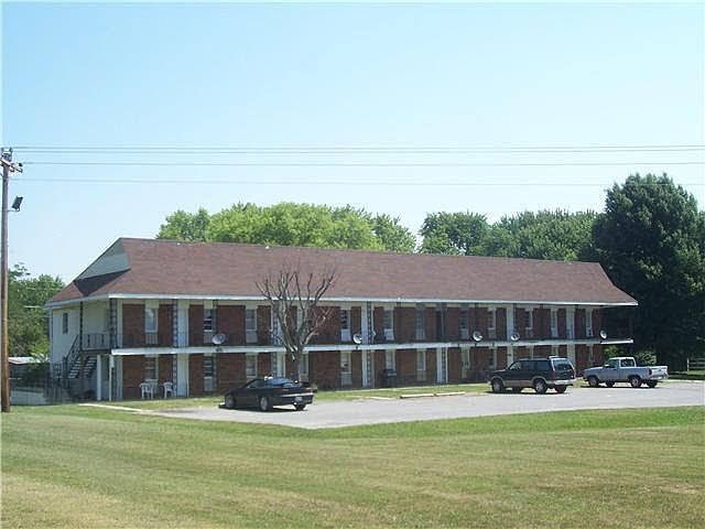 2nd image of 530 Miller Rd APT 3