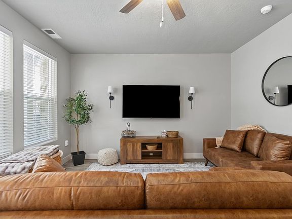 4th image of 2787 W Palouse St