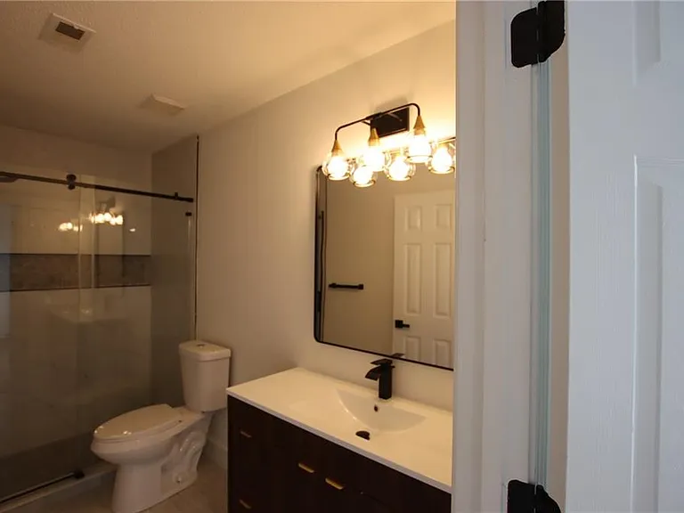 2256 Dresden Grn NW — Photo 28