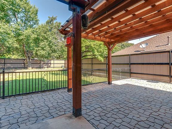 5th image of 1716 Lacey Oak Ln