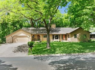 13733 Wellington Cres, Burnsville, MN 55337