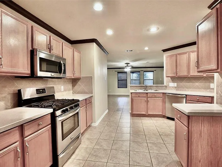 3503 Barkers Crossing Ave — Photo 6