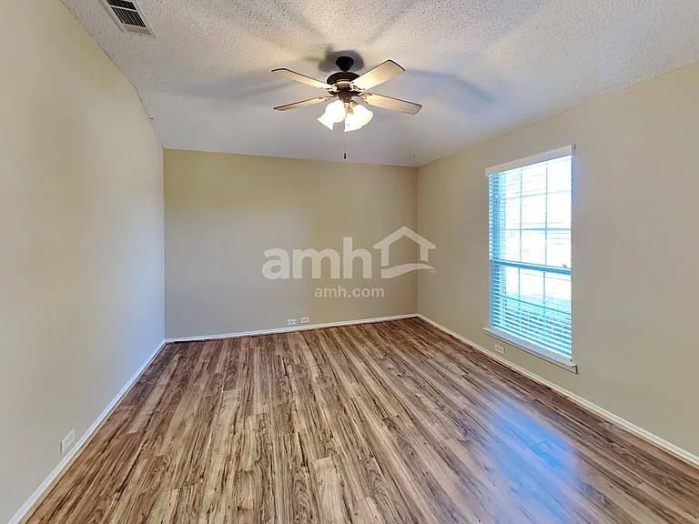 3999 Freedom Ln — Photo 5